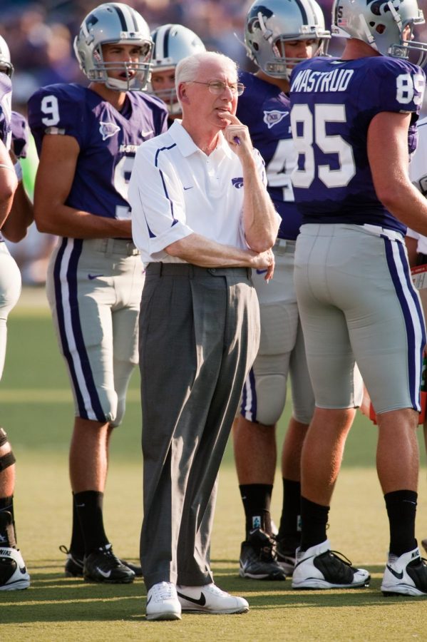 Coach Snyder with his team in 2009. 