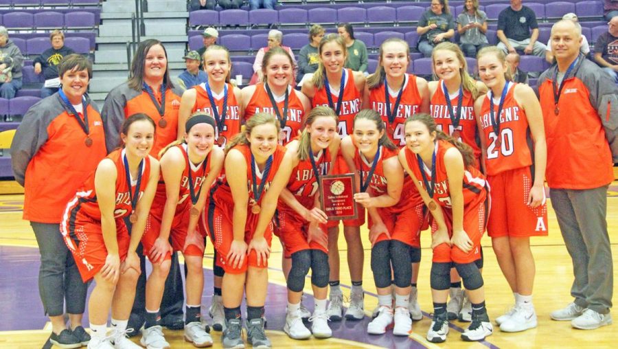 Vopat (front row, far left) with the girls basketball last season after their third place finish in the SIT. 